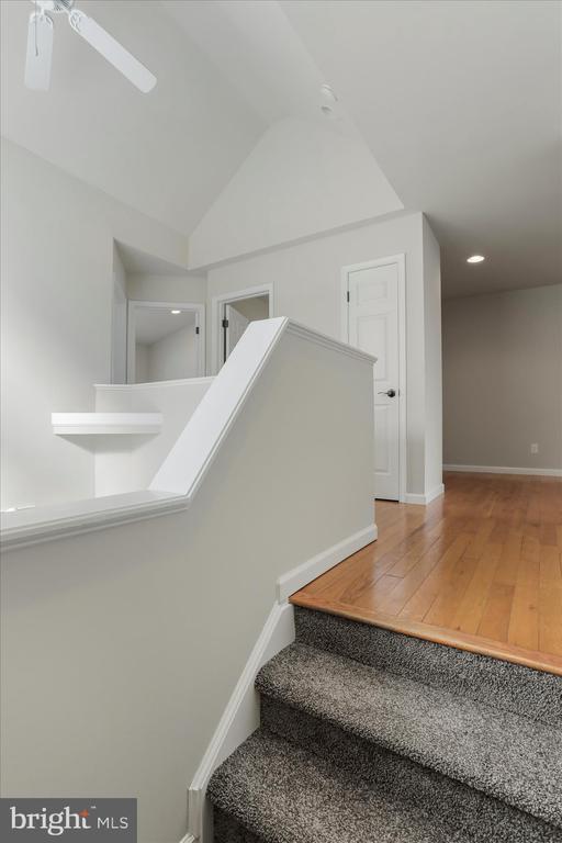 Building Photo - 9 Delano Dr