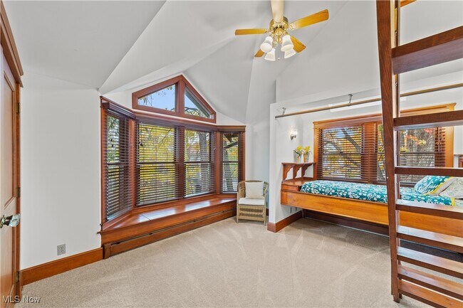 Building Photo - 19 4th