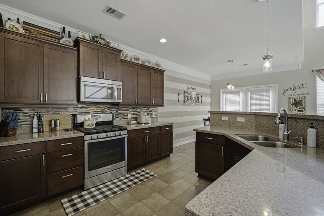 Building Photo - 225 Urbano Ln