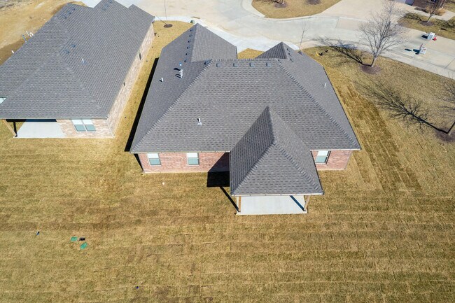 Building Photo - 1805 Talco Dr