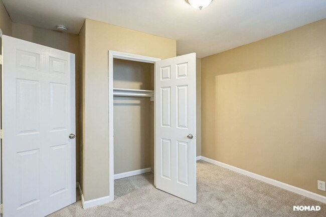 Building Photo - 1461 Centra Villa Dr SW