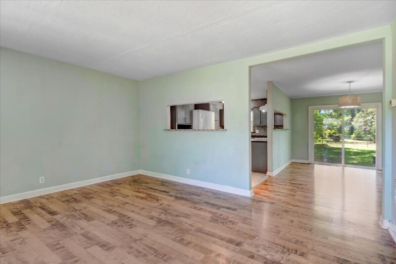 Building Photo - 1506 Boyette Dr