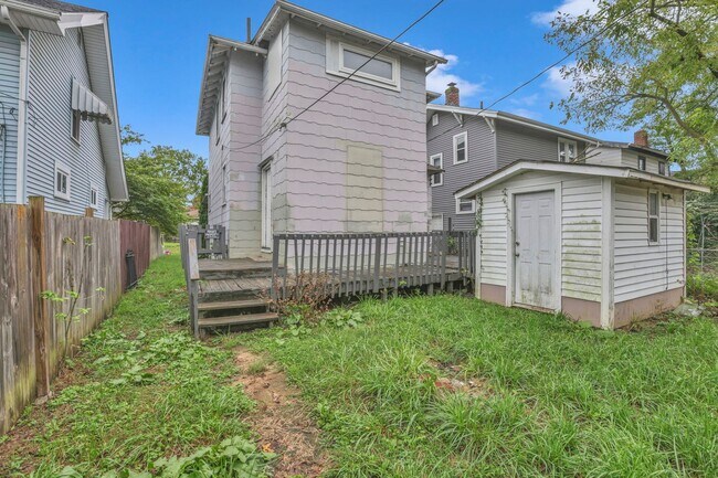 Building Photo - 243 N Wayne Ave