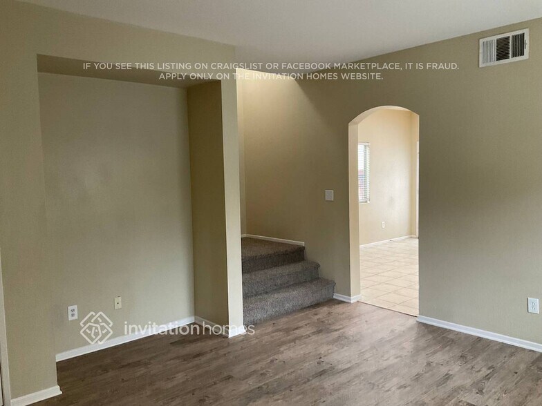 Building Photo - 26186 Lawrence Union Dr