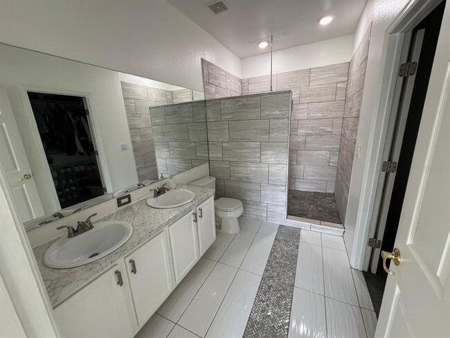 Building Photo - 1811 Island Walk Dr