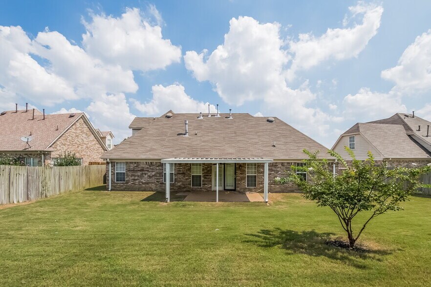 Building Photo - 2227 Linda Shore Dr
