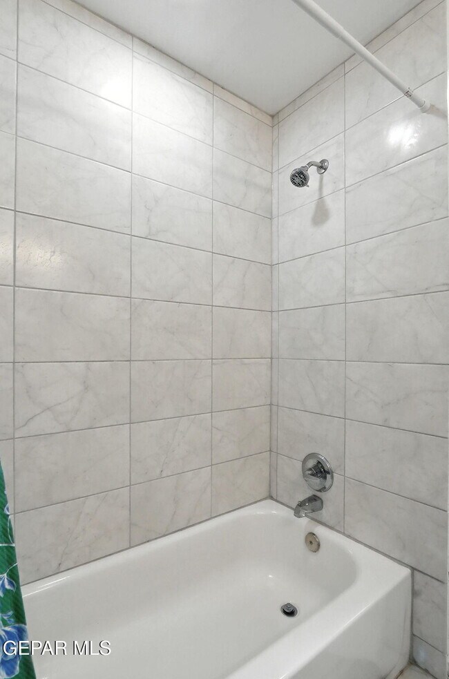 Building Photo - 408 San Blas Dr