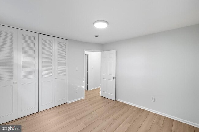 Building Photo - 210 Lastner Ln