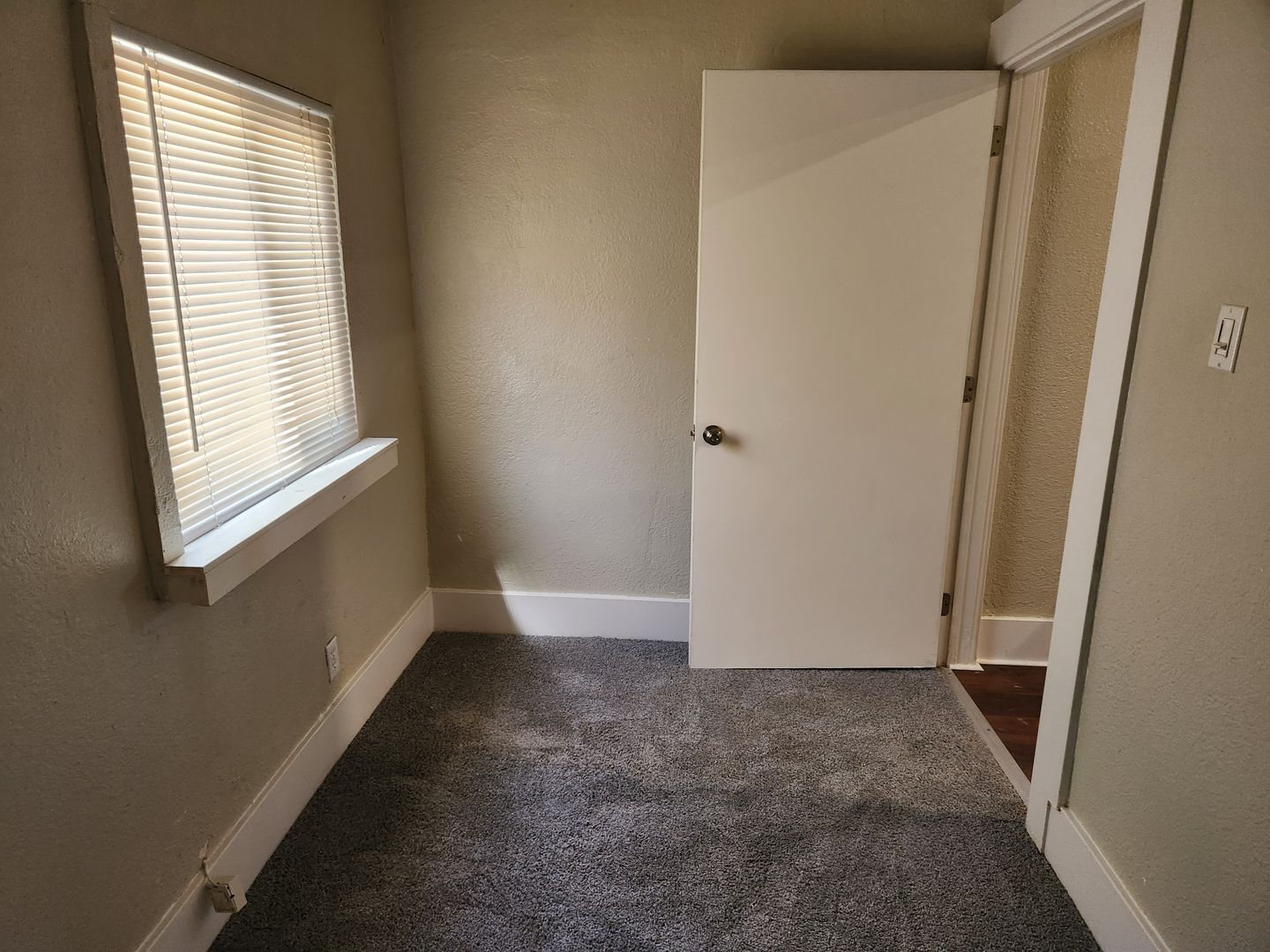 Building Photo - Y Street