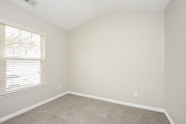 Building Photo - 138 Hill Side Way