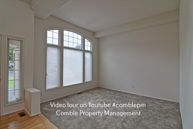 Building Photo - 25752 SE 41st Pl