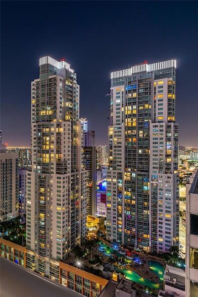 Building Photo - 253 NE 2nd St