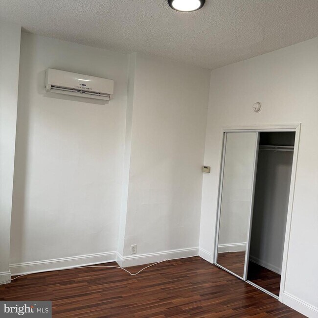 Building Photo - 753 S 22nd St