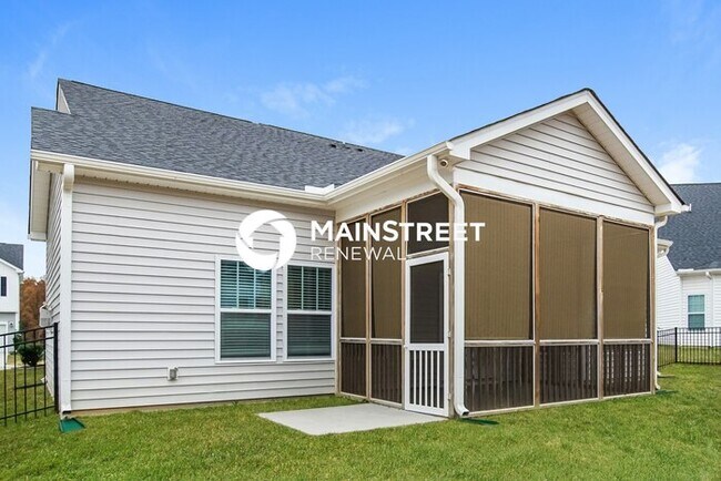 Building Photo - 3 Bedroom Pet-Friendly Home in CLAYTON, NC with Main Street Renewal