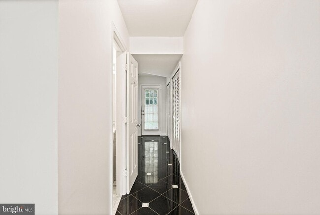 Building Photo - 11070 Clovertree Ct