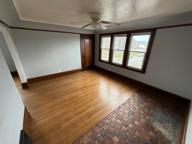 Building Photo - 4607 W Juneau Ave