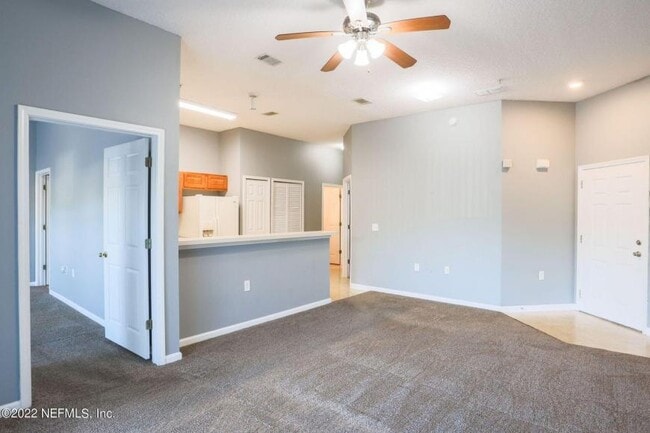 Building Photo - 2 bedroom in Jacksonville FL 32277