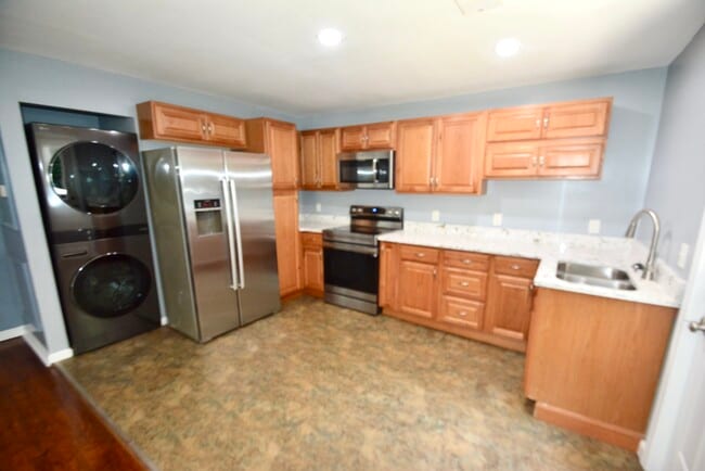 Building Photo - 1385 Elizabeth Ln