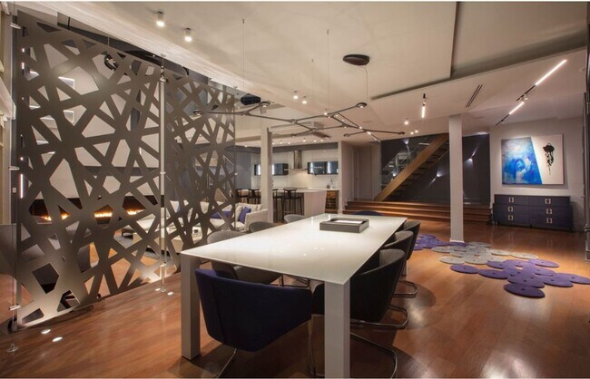 Building Photo - Stunning Views from this Spectacular and Stylish Penthouse in heart of Adams Morgan with PARKING.