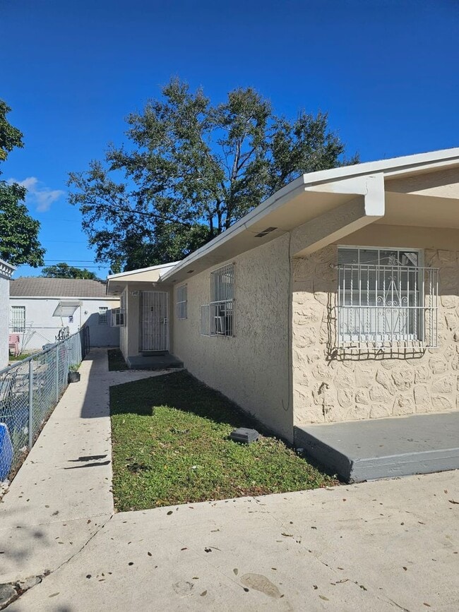 Primary Photo - 1745 NW 47th Terrace