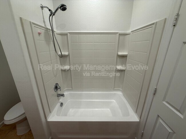 Building Photo - 36812 Yellowstone Dr