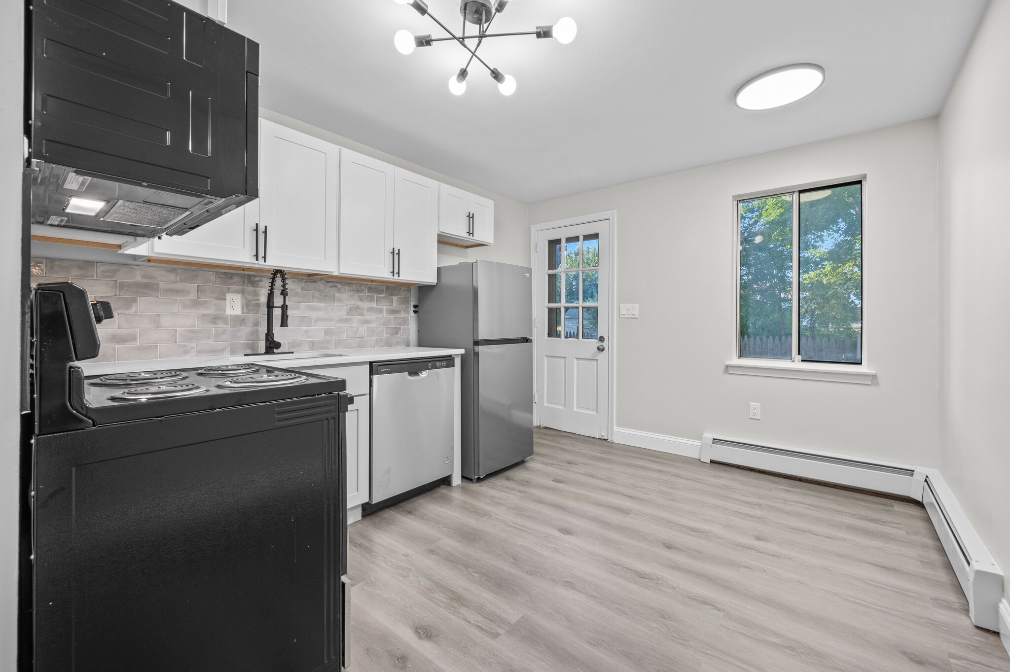 Building Photo - 60 Church St