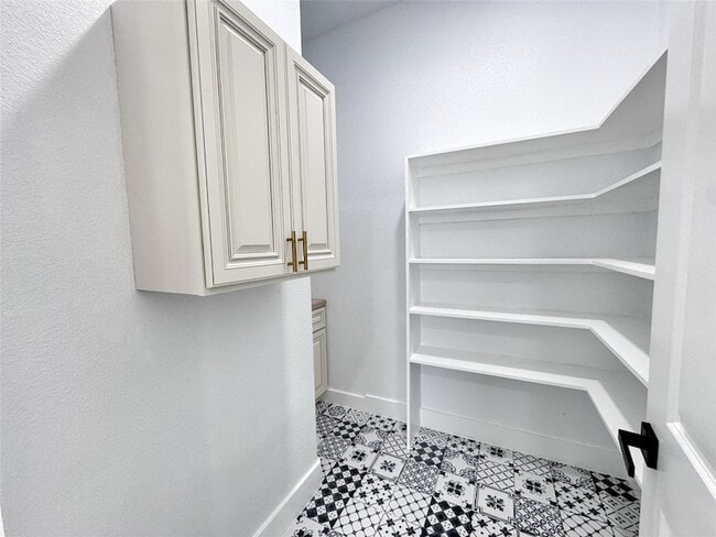 Building Photo - 3037 Rd 66124