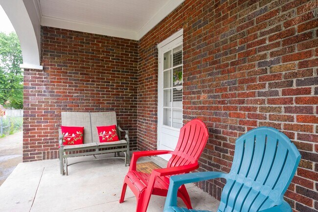 Building Photo - 3204 Wingate Ave