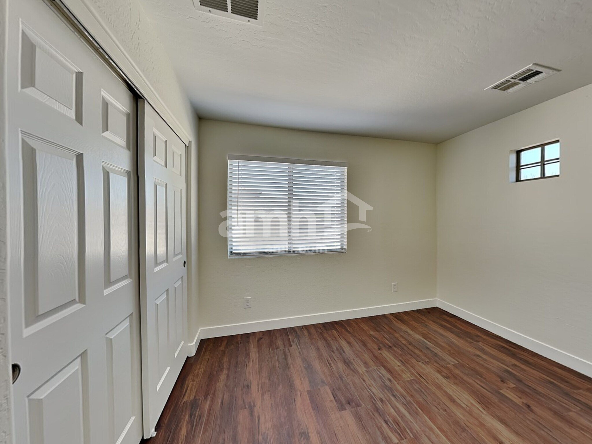 Building Photo - 5230 W Ian Dr