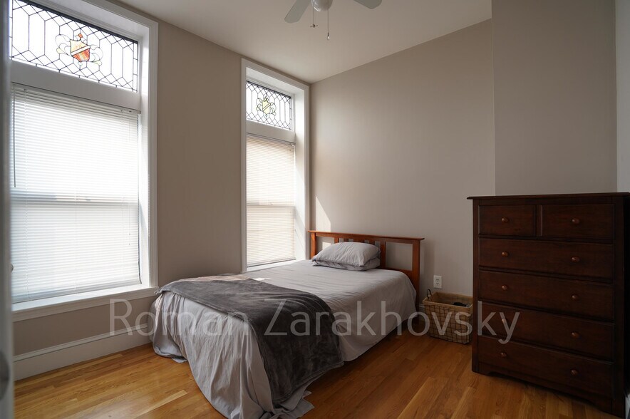 Building Photo - 365 Washington St