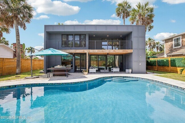 Building Photo - 248 11th St