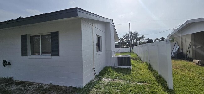 Building Photo - 3413 Areca St