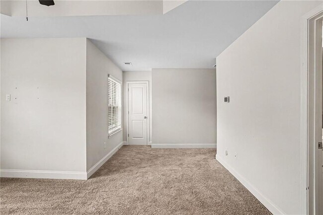 Building Photo - 10139 Benton Woods Dr