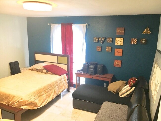 Building Photo - 5908 Kiam St