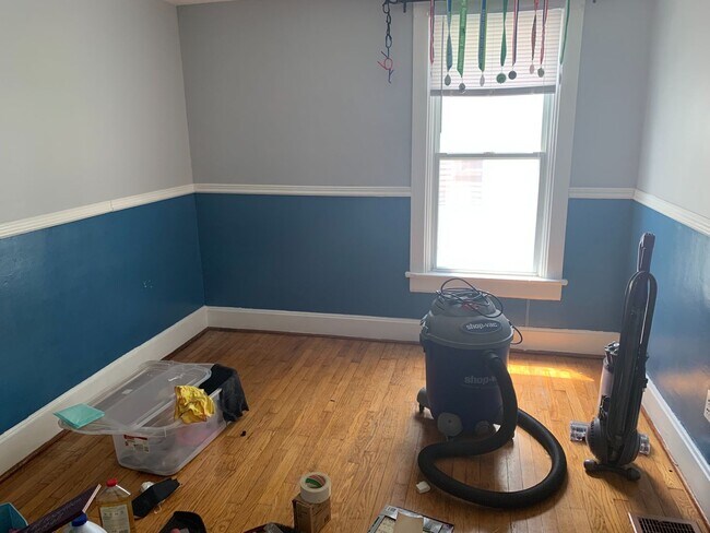Building Photo - Williamsville!! Move in 10/03/2025!
