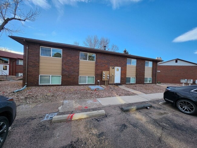 Building Photo - 6632 Dublin Loop W