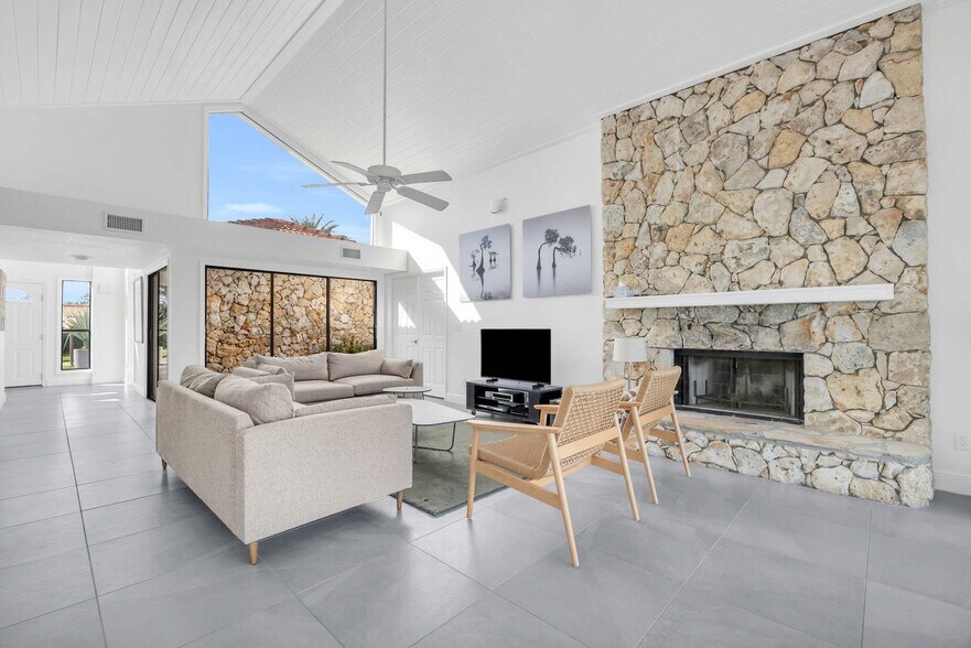 Building Photo - 13330 Skiing Paradise Blvd