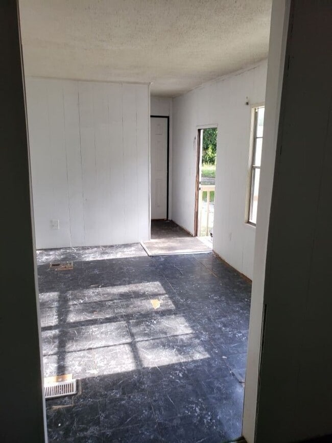 Building Photo - Available Now! Rent this affordable 2 bedroom home in Aiken! Apply now!