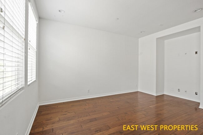 Building Photo - 52 Honey Locust