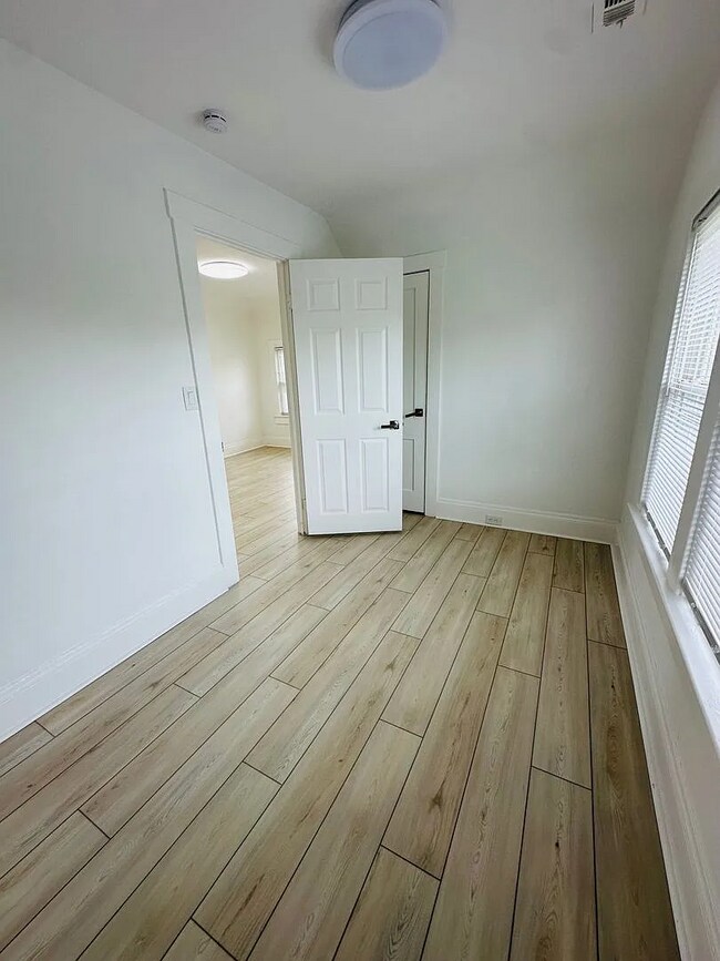 Building Photo - 4014 Cypress Ave