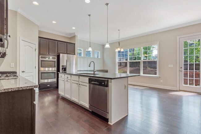 Building Photo - Beautiful Holly Springs Home