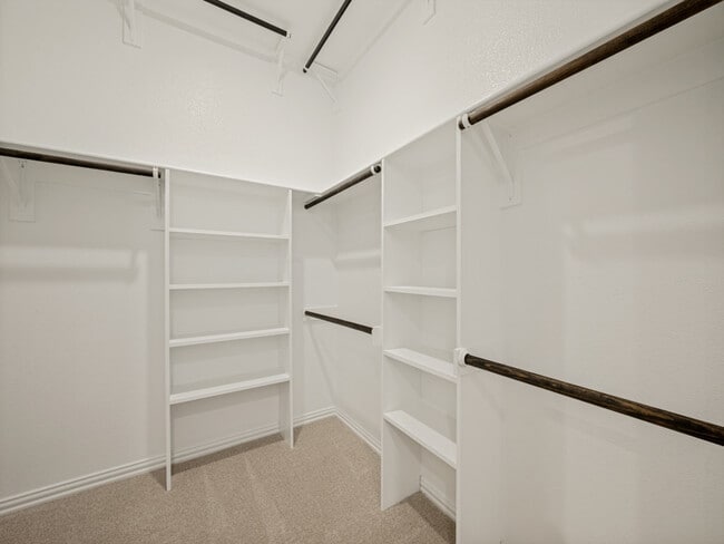 Building Photo - 715 Dotty Dr