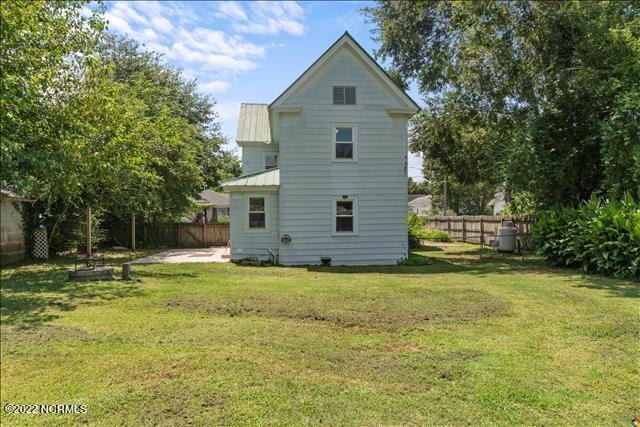Building Photo - 203 S Elm St