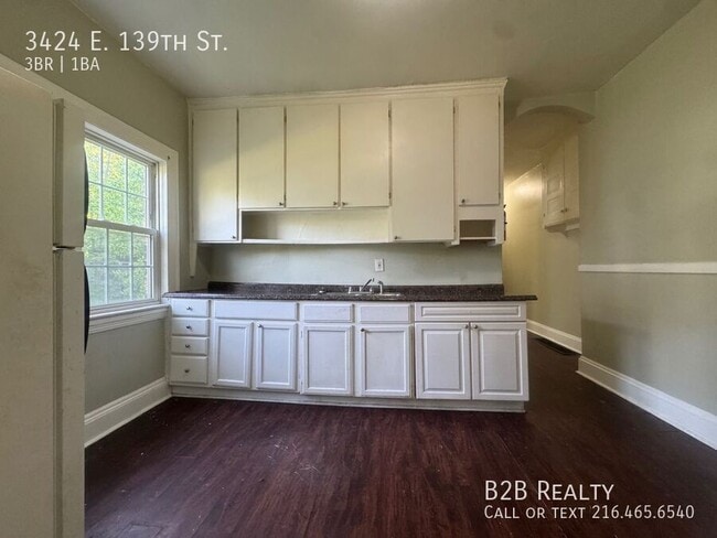 Building Photo - 3424 E 139th St
