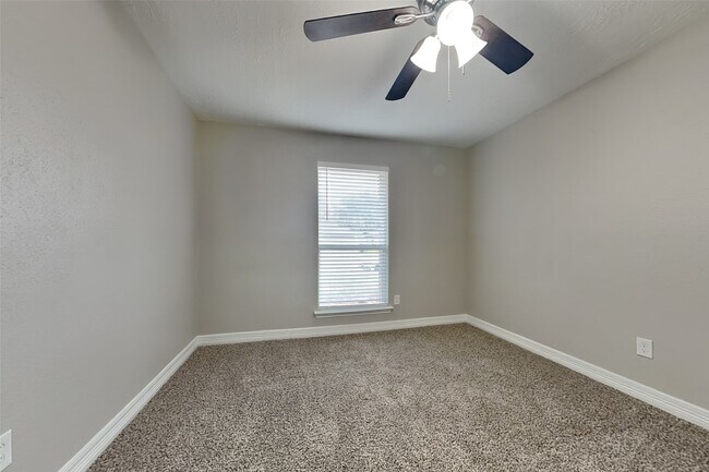 Building Photo - 12015 Woolford Dr