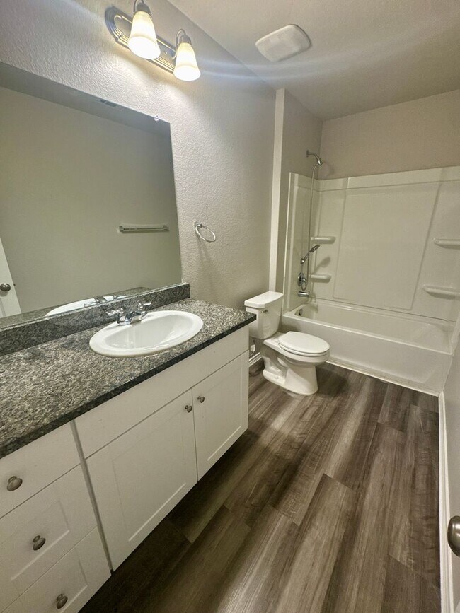 Building Photo - AVAILABLE IN BULVERDE!  In Hidden Trails S...