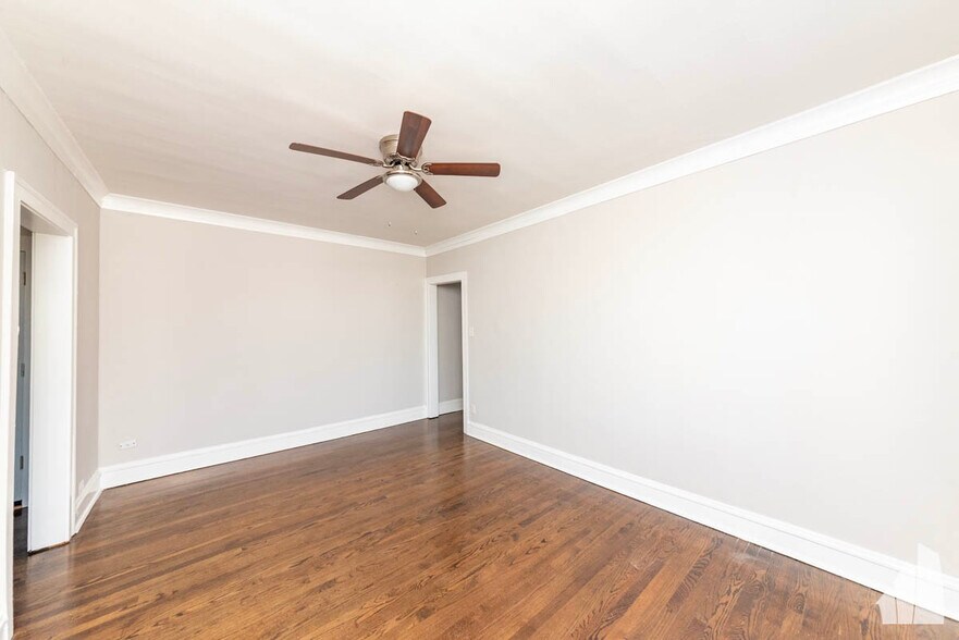Building Photo - 5075 N Wolcott Ave