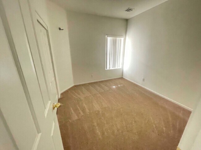 Building Photo - 10720 Woodlore Pl