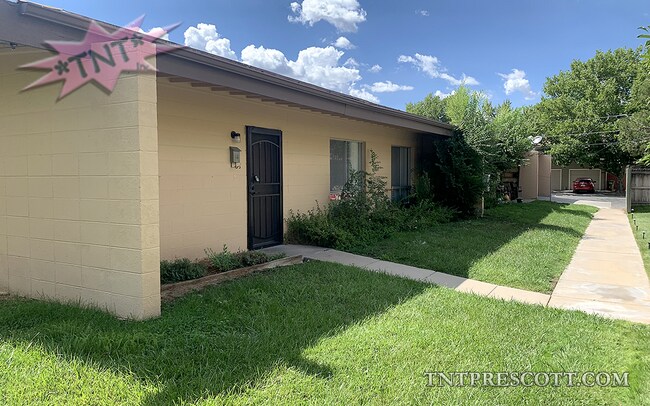 Building Photo - 336 Country Club Cir
