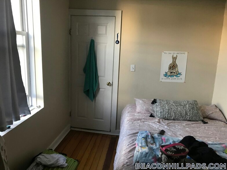 Building Photo - 70 Joy St